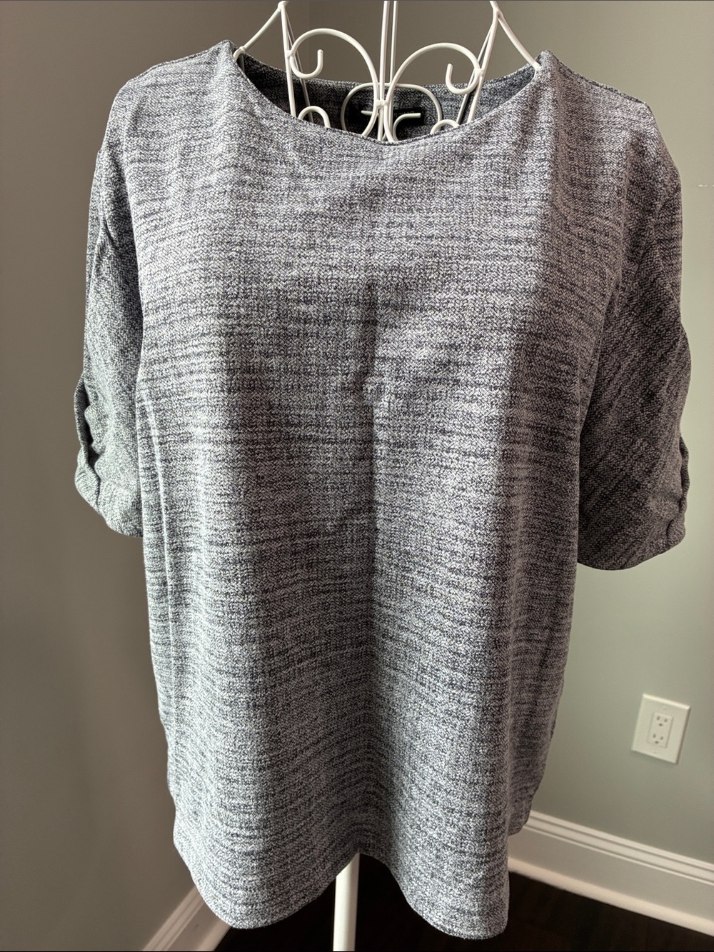 Banana Republic Heathered Gray Short-Sleeve Tunic Top